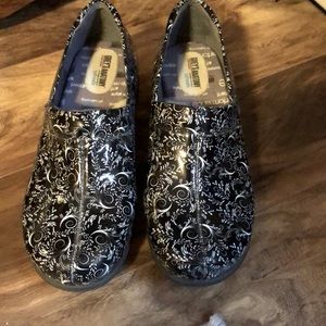 Greys Anatomy Softwalk clogs- Size 9 1/2 M